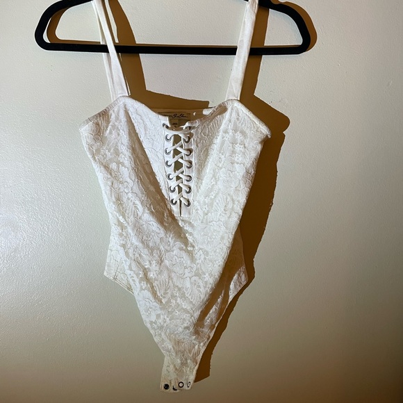 Express White Lace Up Bodysuit - Picture 2 of 6
